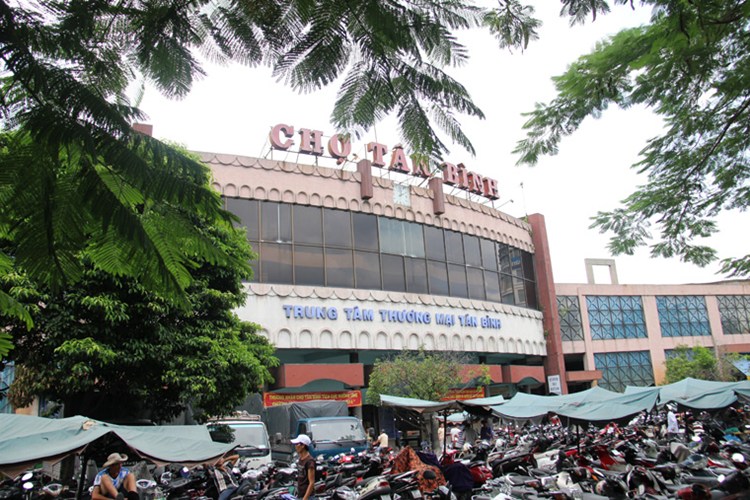 kinh nghiem lay quan ao o cac cho dau moi 8