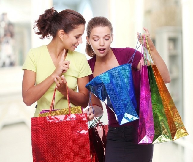 Mách bạn các mối hàng thùng và bí quyết săn quần áo hàng thùng