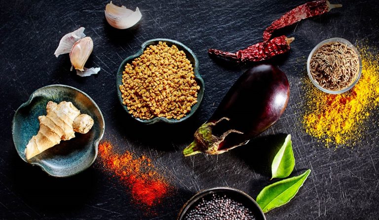 Bán hàng online rất chú trọng hình ảnh sản phẩm. Nếu không phải là dân photoshop chuyên nghiệp, vậy có cách nào để bạn chỉnh sửa ảnh sản phẩm được đẹp mắt, chuyên nghiệp và thu hút khách hàng quan tâm đến sản phẩm? Điều đó sẽ phụ thuộc vào khâu chụp ảnh và chỉnh sửa ảnh sản phẩm hậu kỳ. Nếu liên quan đến chụp ảnh bạn có thể xem lại hướng dẫn chi tiết trong bài viết Cách chụp ảnh sản phẩm đẹp khi bán bán hàng online. Các chủ shop sẽ dễ dàng hơn để làm đẹp cho ảnh sản phẩm của mình. Đặc biệt, có có khá nhiều app chỉnh sửa ảnh trên iPhone, hay Android, cùng các công cụ chỉnh sửa ảnh online miễn phí, sẽ mang đến nhiều lựa chọn hơn bao giờ hết. Cùng tham khảo nhé. Photoshop Elements 12 Dân kinh doanh online đang truyền tai nhau bí quyết thần thánh để có những bức ảnh đẹp, thu hút khách hàng nhất mang tên Photoshop Elements 12. Tích hợp những tính năng ưu việt, chữa và bù đắp mọi nhược điểm, khiếm khuyết của ảnh gốc, giúp bạn có những hình ảnh tuyệt hảo nhất. Tuy nhiên, cái gì chất thì sẽ không bao giờ rẻ, giá cả của phần mềm này rất đắt đỏ.. Vì vậy, hãy tham khảo phiên bản mới nhất của phần mềm Photoshop CC với mức giá nhẹ nhàng hơn là 9,99$ mỗi tháng. Photoshop Lightroom Việc chỉnh sửa ảnh online sẽ dễ dàng hơn nhờ có Photoshop Lightroom. Vì đặc tính tập trung vào chỉnh sửa cả một tệp nên bạn hoàn toàn có thể chỉnh sửa cùng lúc nhiều ảnh, giúp bạn sắp xếp nhanh hơn, tiết kiệm được thời gian dành cho việc khác. Với những bạn đang kinh doanh online thì đây sẽ là tính năng tuyệt vời, chỉ cần lựa chọn tất cả ảnh sản phẩm, và sau một vài thao tác, tất cả sẽ được lột xác với màu sắc bắt mắt và thu hút hơn. Photoshop Touch Phần mềm này vừa có thể chỉnh sửa ảnh trên iPhone, vừa hỗ trợ chỉnh sửa ảnh trên Android. Dễ dàng thay đổi các hiệu ứng ảnh hoặc nhiều bộ lọc khác nhau; Giá thành cực ổn, chỉ 4,99$. Camera + Vì sao nên cài đặt ngay ứng dụng ứng dụng chỉnh sửa ảnh Camera + cho chiếc dế yêu của bạn? Thứ nhất nâng cao hiệu năng chụp ảnh trên điện thoại, cụ thể giúp bạn điều chỉnh phơi sáng, thay đổi chế độ chụp và thiết lập mạng lưới hình ảnh theo đúng sở thích. Thứ hai là giá thành cực rẻ, chỉ rơi vào khoảng 1,99$. Fiverr Bất kỳ ai cũng có khả năng tạo ra những bức ảnh bắt mắt, đó là bởi có Fiverr. Đây là một ứng dụng chỉnh sửa ảnh khá đơn giản, những hiệu ứng sẵn có của nó sẽ giúp bạn thành công có được những mẫu ảnh sản phẩm như ý rồi. Và đặc biệt là bạn chỉ cần bỏ ra 5$- một khoản chi khá hợp lý. Chuyên gia Bizweb Bạn không biết chụp ảnh sản phẩm đẹp? Bạn không biết làm thế nào để chỉnh sửa những bức ảnh sản phẩm của mình cho hấp dẫn hơn? Đơn giản thôi, hãy truy cập vào trang chuyên gia Bizweb, bạn không chỉ tìm thấy những người chuyên sâu và am hiểu về mảng nhiếp ảnh, mà còn rất nhiều dịch vụ khác như PR & Marketing, SEO, thiết lập website, thiết kế… Tucia Một phần mềm có thể hỗ trợ chỉnh sửa hơn hơn 3,7 triệu bức ảnh mang phong cách khác nhau, giúp bạn tiết kiệm được thời gian, công sức, có thể tìm đúng người để gửi ảnh nhanh chóng hơn chỉ có thể là Tucia. ung-dung-chinh-sua-anh-online-dep1 Ứng dụng được nhà sản xuất chia làm 3 gói dịch vụ, mỗi gói có chức năng và mức giá riêng, Tucia đặc biệt ưu ái khách hàng của mình bằng cách cung cấp một phiên bản dùng thử miễn phí không giới hạn. Portrait Professionals Ứng dụng chỉnh sửa ảnh Portrait Professionals được ví như một “chuyên gia” khi có thể trang điểm, điều chỉnh ánh sáng, loại bỏ nhược điểm cả chân dung lẫn khuôn mặt một cách tự động, giúp bạn có được bức ảnh đẹp nhất có thể. Bởi vậy, đây là công cụ không thể thiếu nếu sản phẩm của bạn liên quan tới người mẫu. Remove the Background Bạn đang sầu não vì không biết tách ảnh gốc ra khỏi hình nền bằng cách nào? Đáp án là Remove Background, với mức giá là 1,45$/ảnh. Mister Clipping Chức năng của ứng dụng chỉnh sửa ảnh Mister Clipping tương tự như Remove the Background, nhưng phần mềm này hoạt động thủ công, tất cả thao tác làm bằng tay nên chất lượng hình ảnh được đảm bảo tối đa nhất. Đặc biệt là mức giá nhà cung cấp Mister Clipping đưa ra thấp hơn nhiều, chỉ dao động trong khoảng 0,95$ cho đến 9,95$ mà thôi, còn có cả phiên bản dùng thử giới hạn miễn phí cho khách hàng nữa.