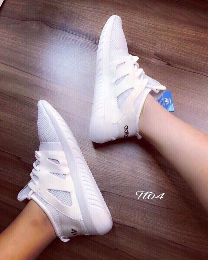 Giá theo số lượng: 145,000 - 160,000đ /đôi