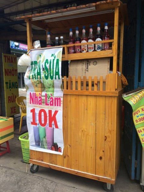Nhiều nơi buôn bán trà sữa với giá rẻ nhưng khó có thể biết được chất lượng của nó.