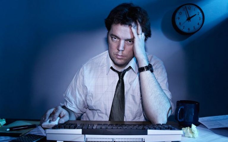 Nhật Bản ngăn chặn nạn giới trẻ chết vì làm việc quá sức