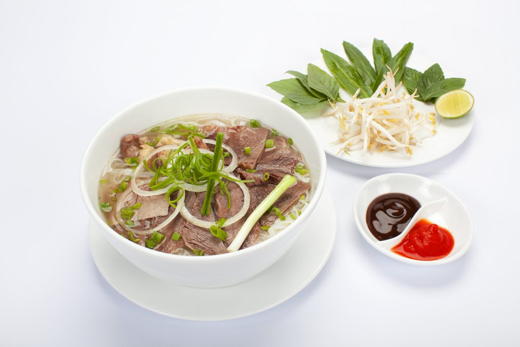 Cô chủ tiệm thời trang Sài Gòn mở quán phở gia truyền