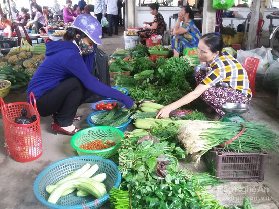 Thực phẩm giải nhiệt hút khách mùa nắng nóng