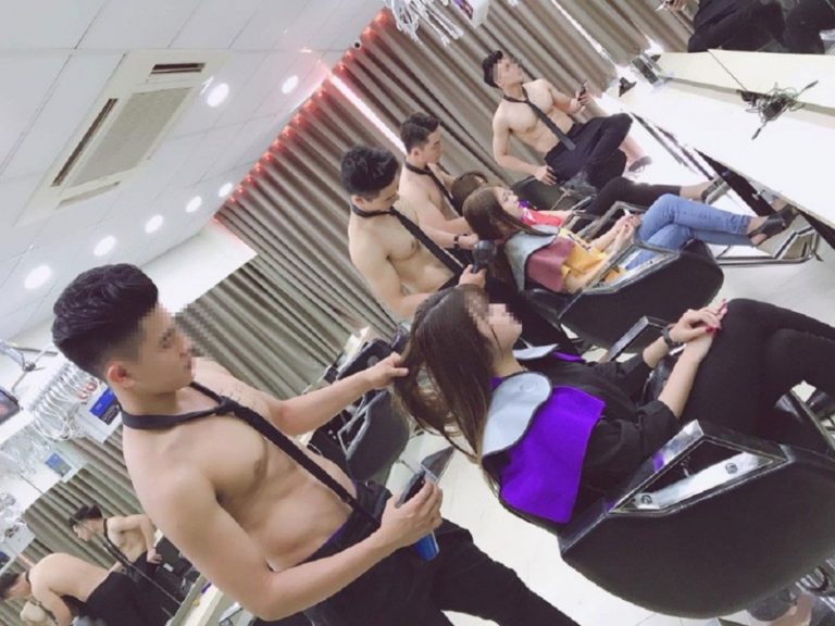 Thuê 'trai đẹp' cởi trần để bán hàng, có bị xử phạt?