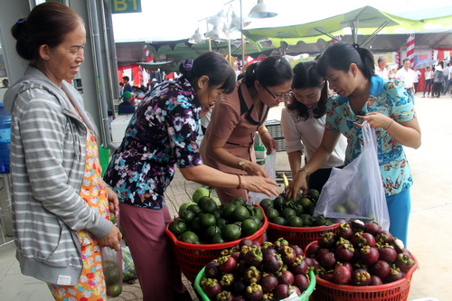 Đồng Nai mở chợ đầu mối 'giải cứu nông sản'