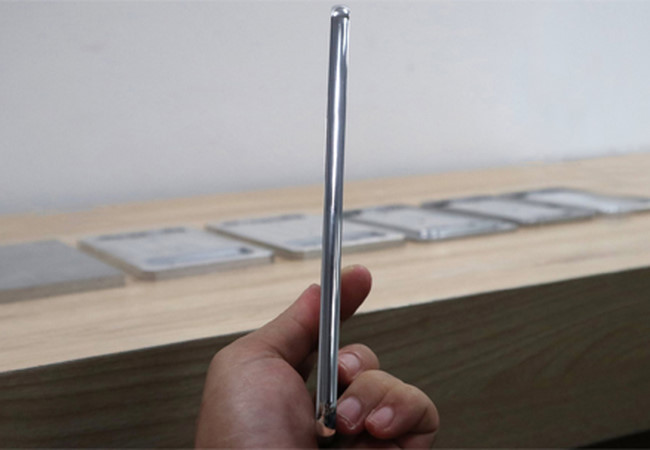 Rò rỉ những hình ảnh đầu tiên về Bphone 2