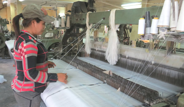 Lao đao vì máy dệt Trung Quốc