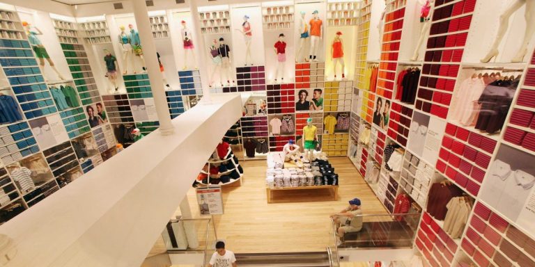 Uniqlo đang phải "vật lộn" trên chính sân nhà Nhật Bản