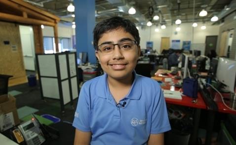 Ở tuổi 13, cậu bé này đang theo đuổi mục tiêu dạy lập trình cho 100.000 người