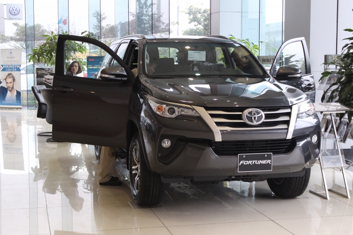 Tháng cô hồn, đại lý ô tô than trời vì vắng khách