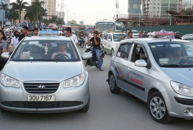 'Đồng phục' taxi trên toàn thành phố: Nên hay không?