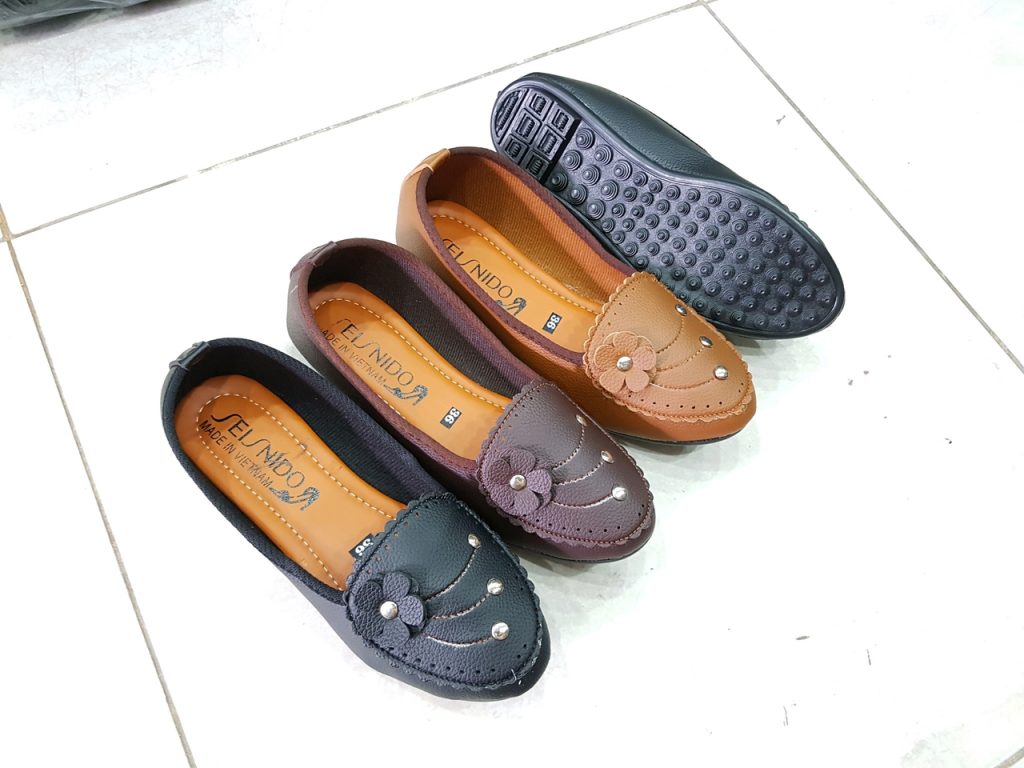 Giá theo số lượng: 30,000đ /đôi