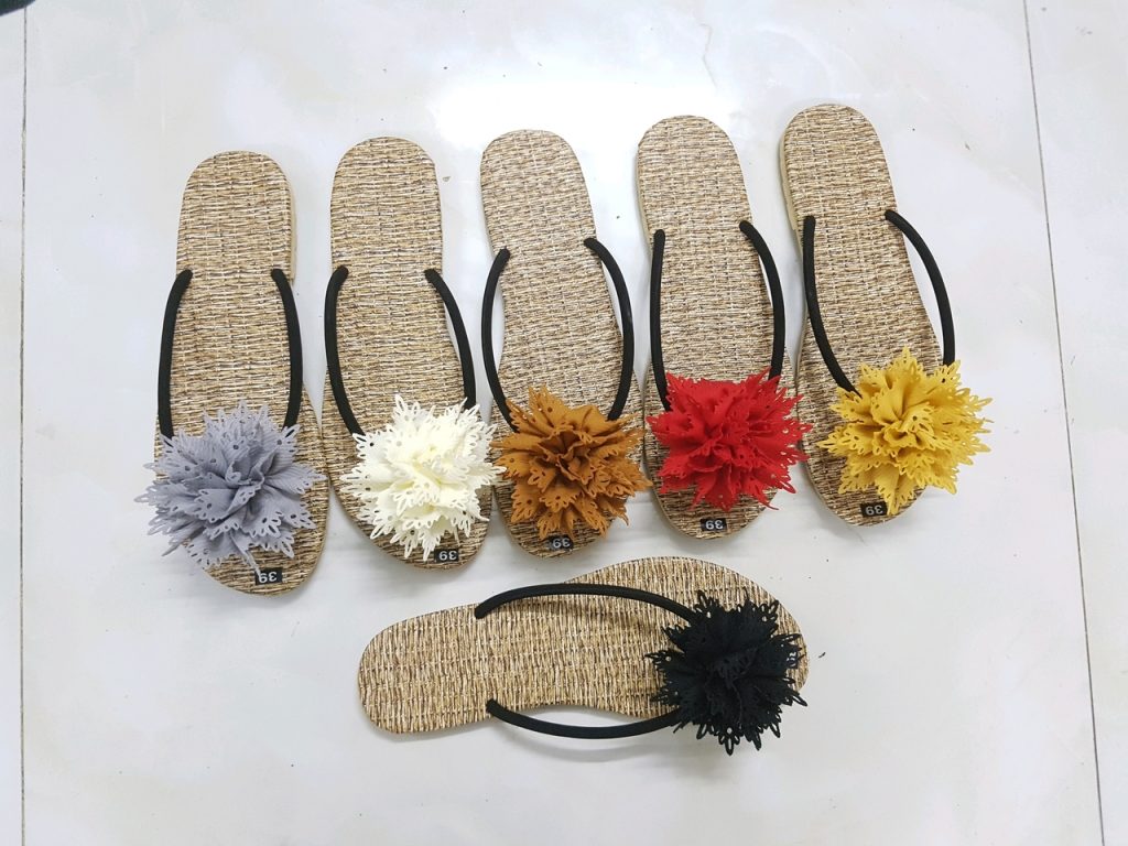 Giá theo số lượng: 30,000đ /đôi