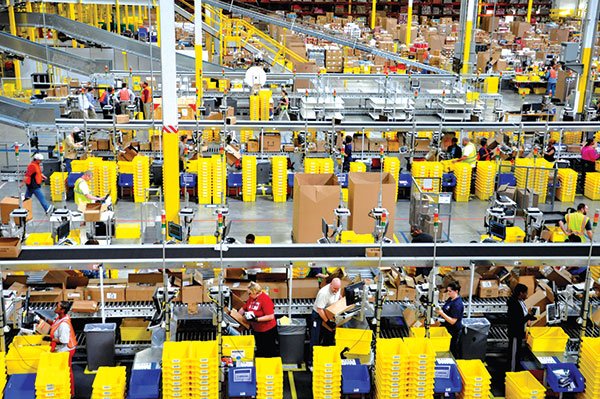 Cỗ máy tạo việc làm trong kỷ nguyên thương mại số