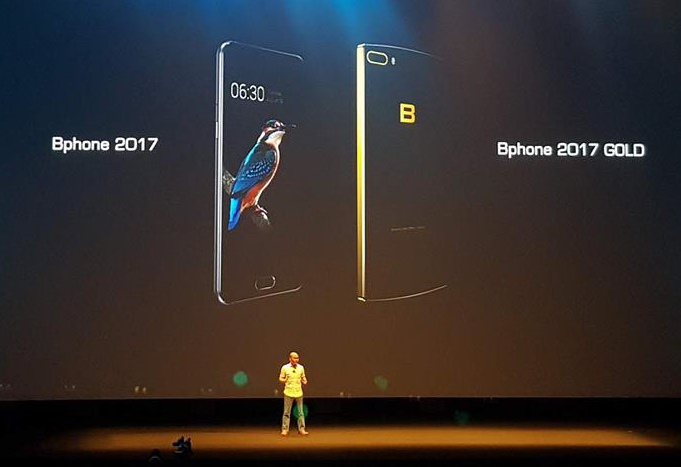 Ngay từ đầu Bkav định làm Bphone 2017 Gold cao cấp bán ở nước ngoài trước