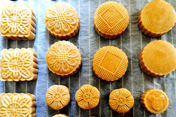 Nhộn nhịp thị trường bánh Trung thu vào mùa sớm