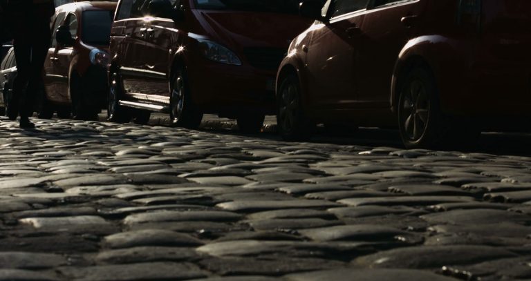 Dân buôn xe sợ tháng “cô hồn”