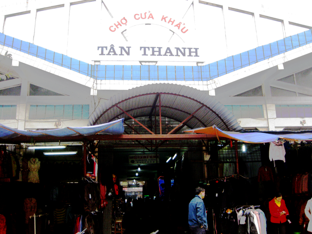 tong hop nguon hang quan ao gia si tu nam ra bac 4